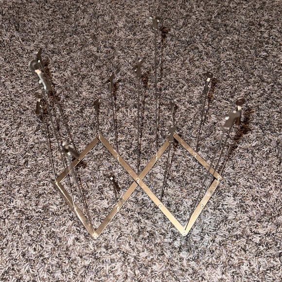 🤩4/$15🥳 expandable multi-height picture holder - Picture 2 of 5